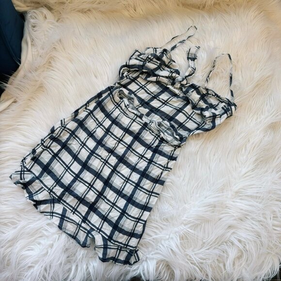 NWOT plaid tie top dress with cutout, size S - Picture 2 of 6